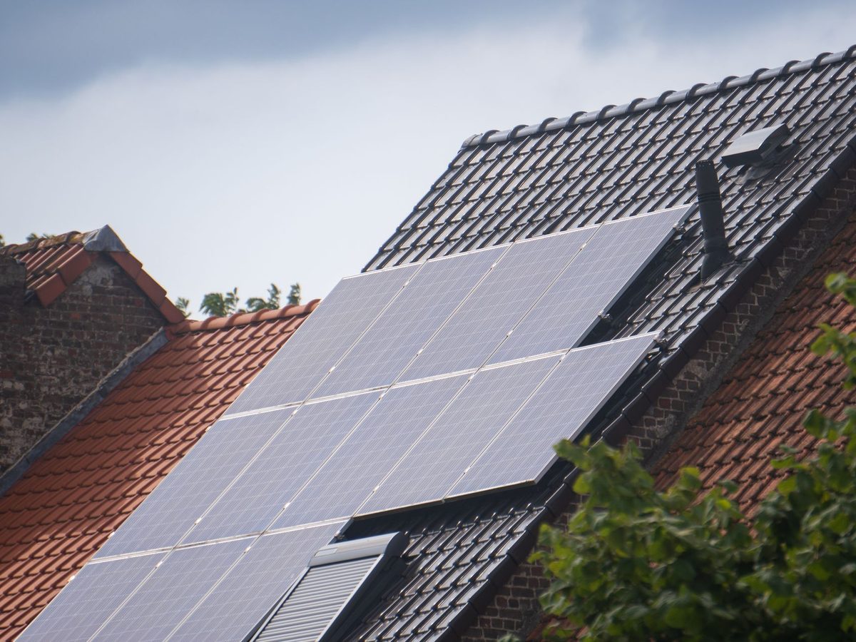 Solarmodule auf einem Ziegeldach